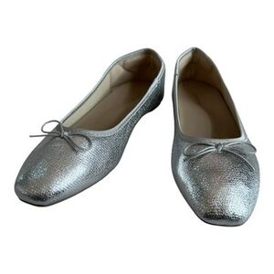 AFEETSING Silver Metallic Ballet Flats Bow Tie Top Womens Shoes Size 9 EXCellent